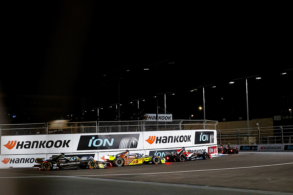 formula_e_s12_round_4_5_jeddah_e_prix_race_1