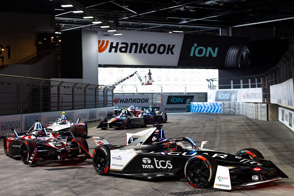 formula_e_s11_round_15_16_london_e-prix_race_photo_1