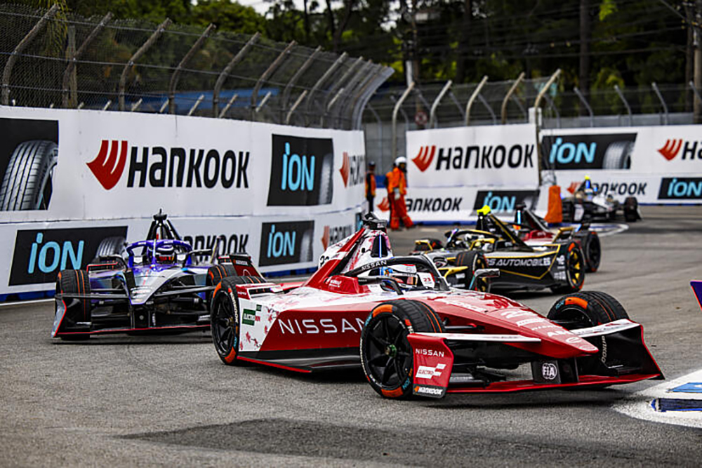 포뮬러_e_2025_마이애미_e_prix_경기_장면_2
